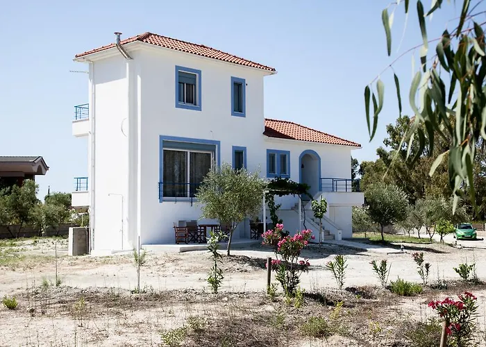 Romanos Xi * Xi Beach