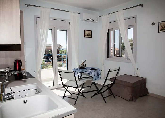 Romanos Xi * Xi Beach