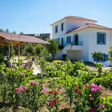 Romanos Xi Apartman Xi Beach